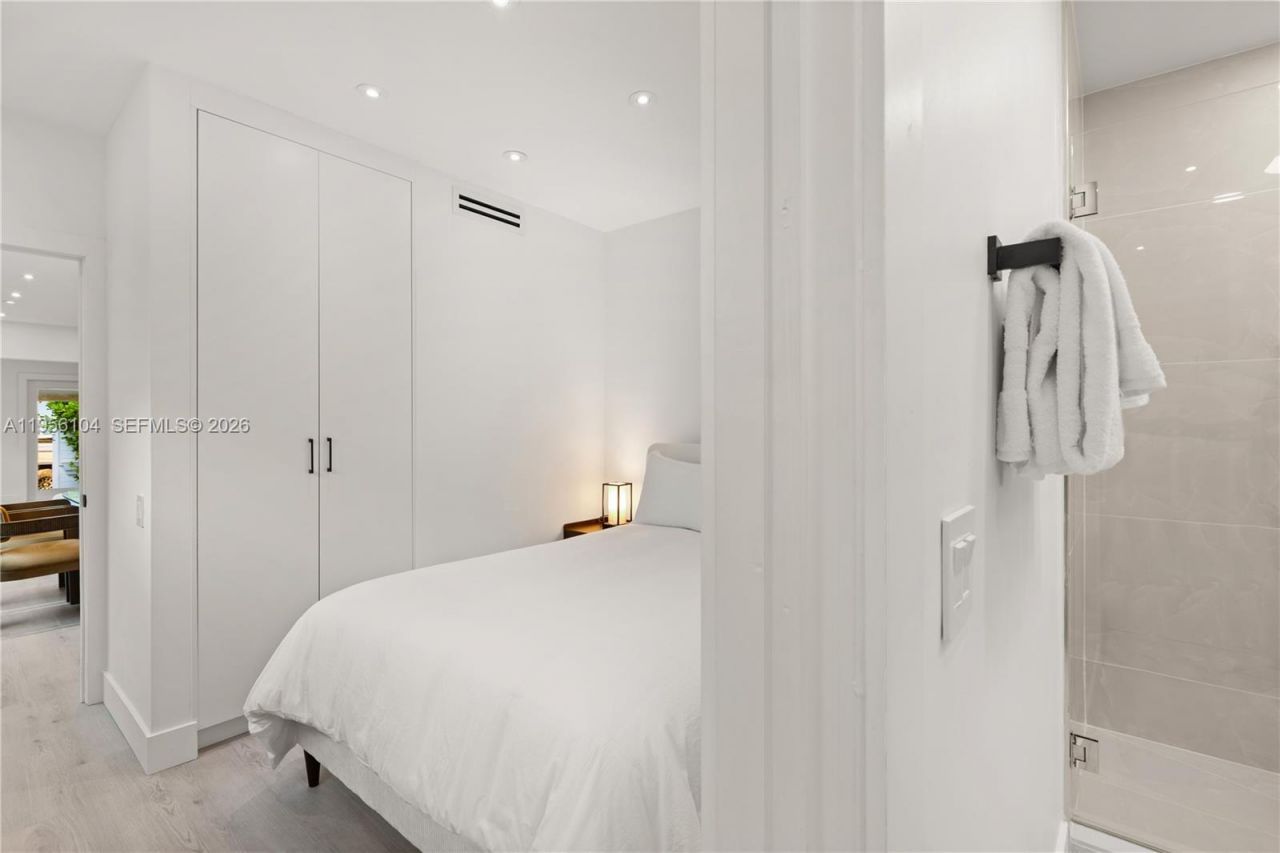 3616 SW 26th St , Miami, FL 33133 Photo