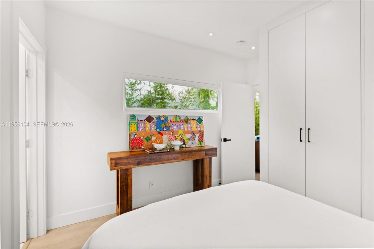 3616 SW 26th St , Miami, FL 33133 Photo