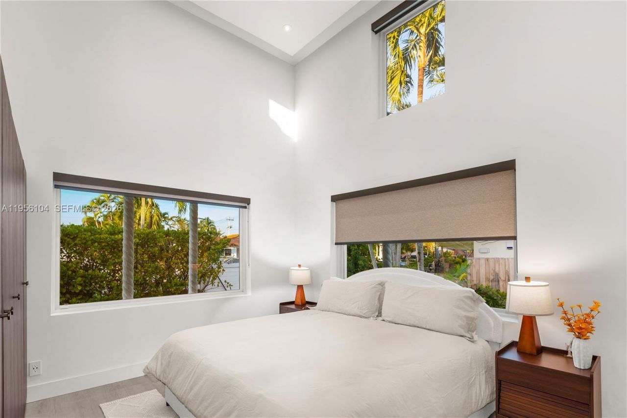 3616 SW 26th St , Miami, FL 33133 Photo