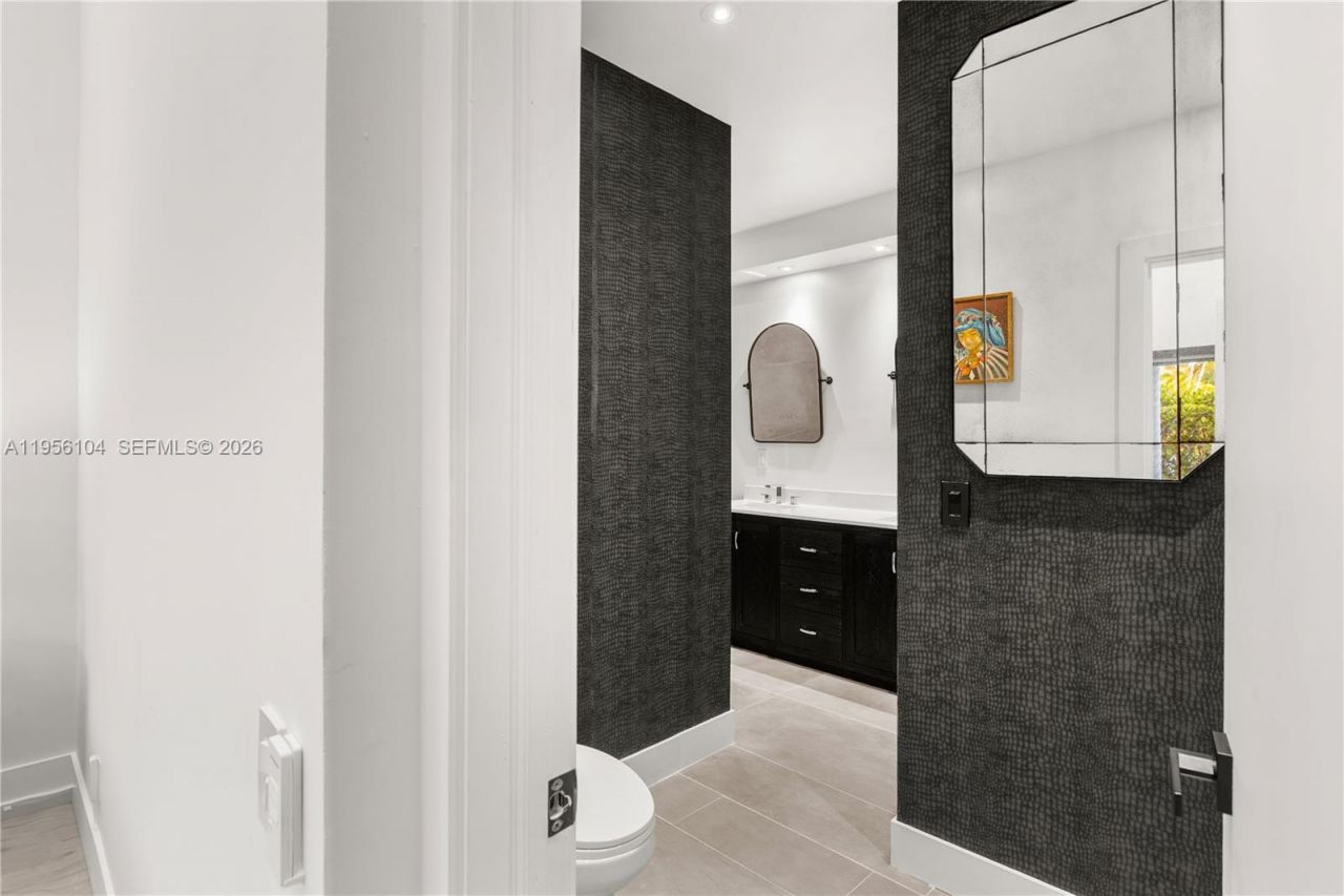 3616 SW 26th St , Miami, FL 33133 Photo