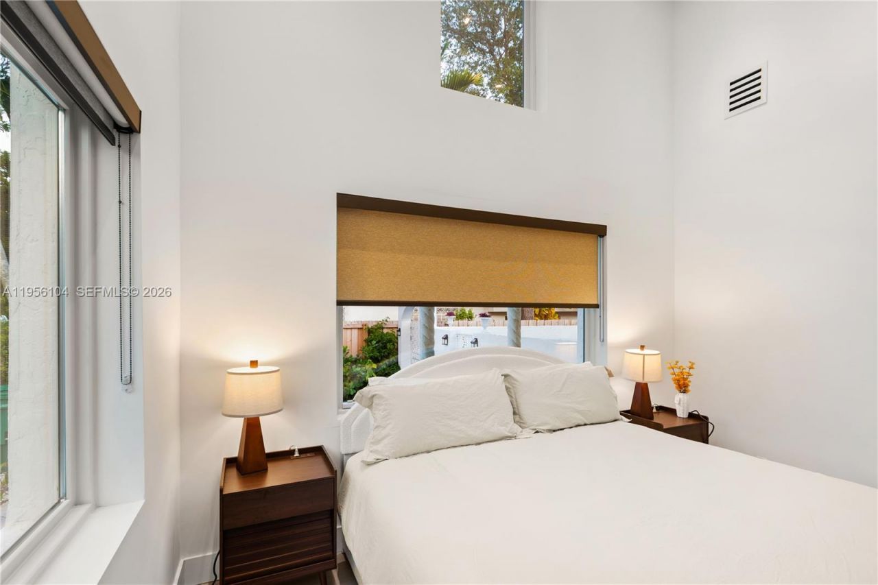 3616 SW 26th St , Miami, FL 33133 Photo