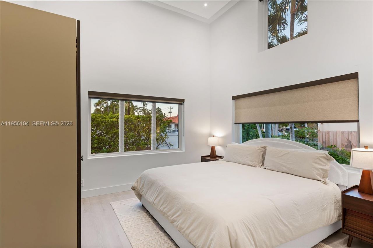 3616 SW 26th St , Miami, FL 33133 Photo