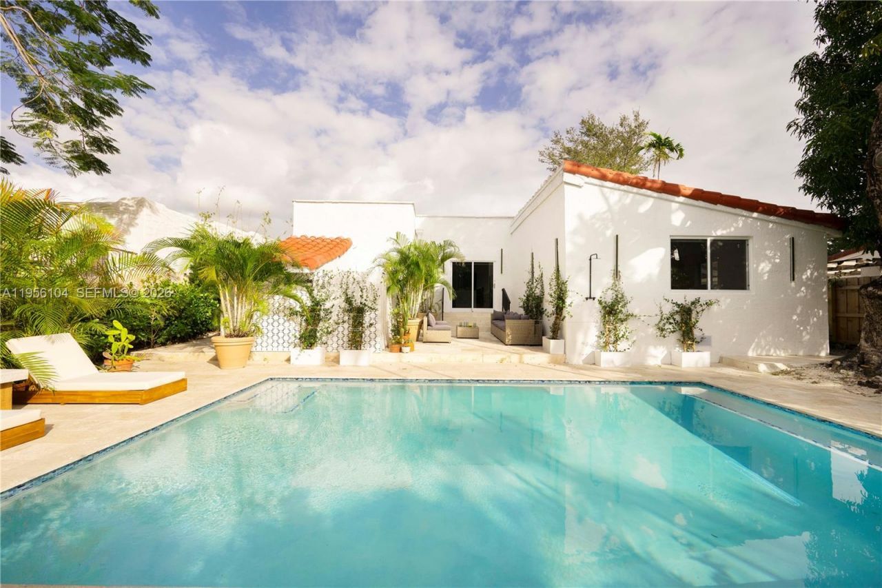 3616 SW 26th St , Miami, FL 33133 Photo