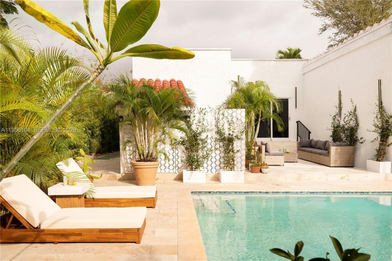 3616 SW 26th St , Miami, FL 33133 Photo