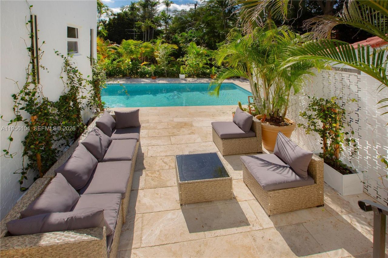 3616 SW 26th St , Miami, FL 33133 Photo