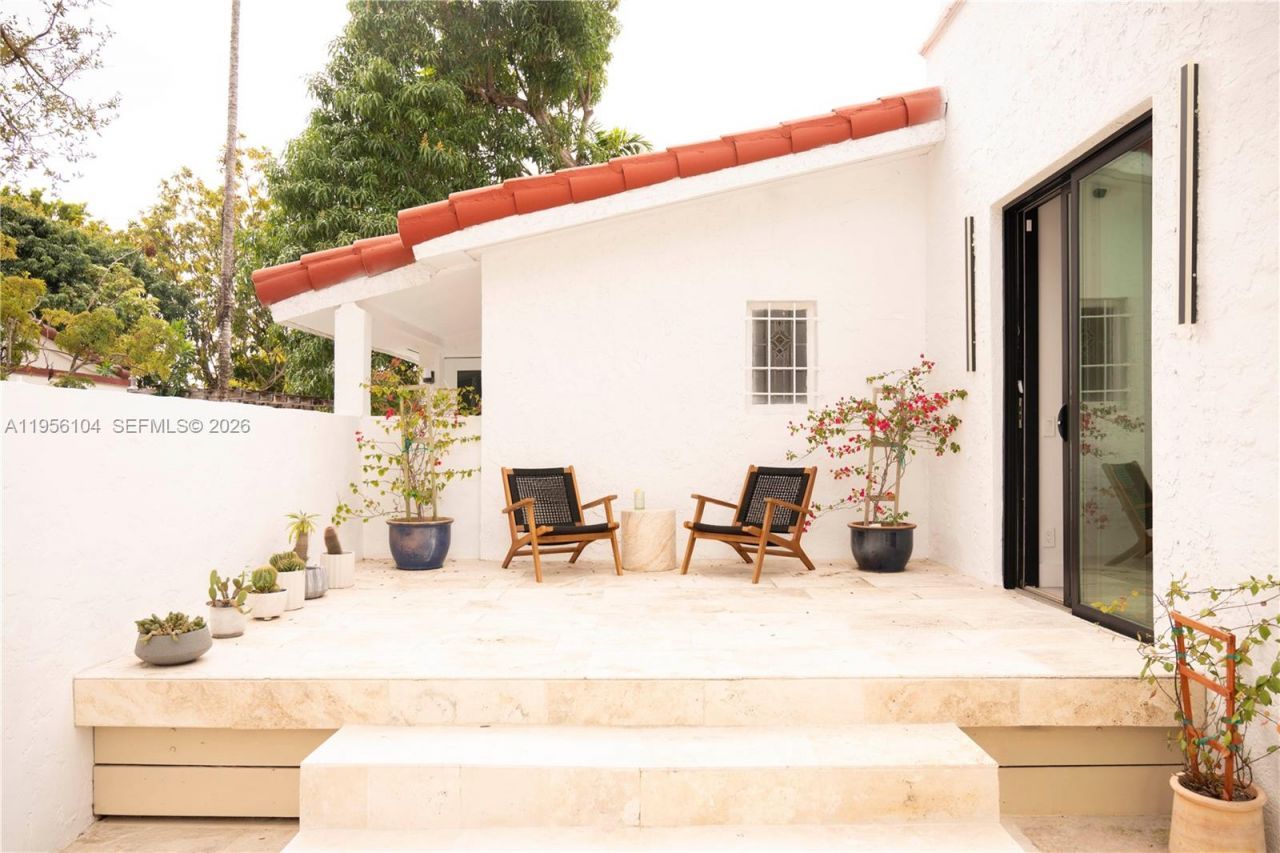 3616 SW 26th St , Miami, FL 33133 Photo