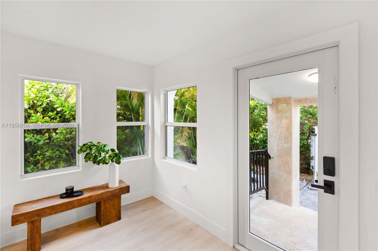 3616 SW 26th St , Miami, FL 33133 Photo