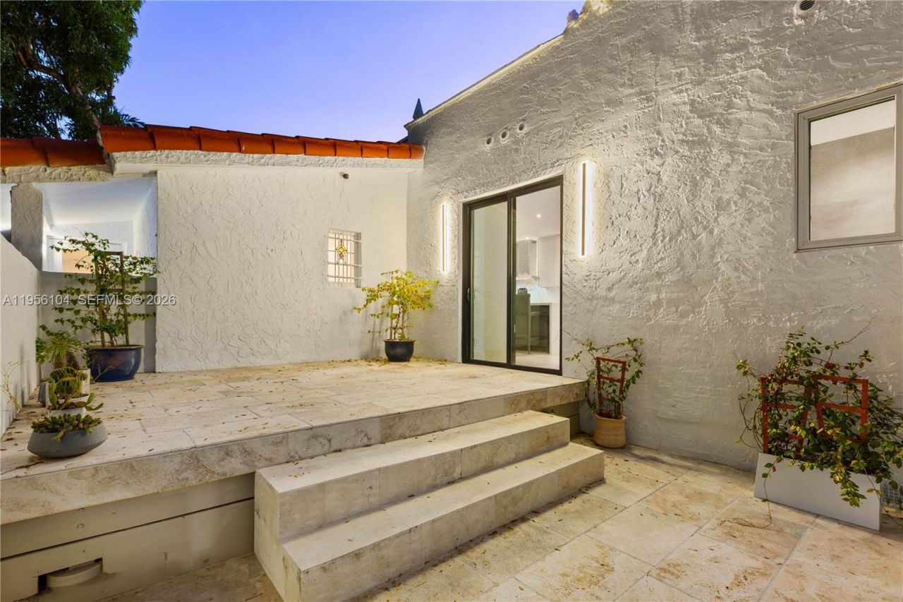 3616 SW 26th St , Miami, FL 33133 Photo