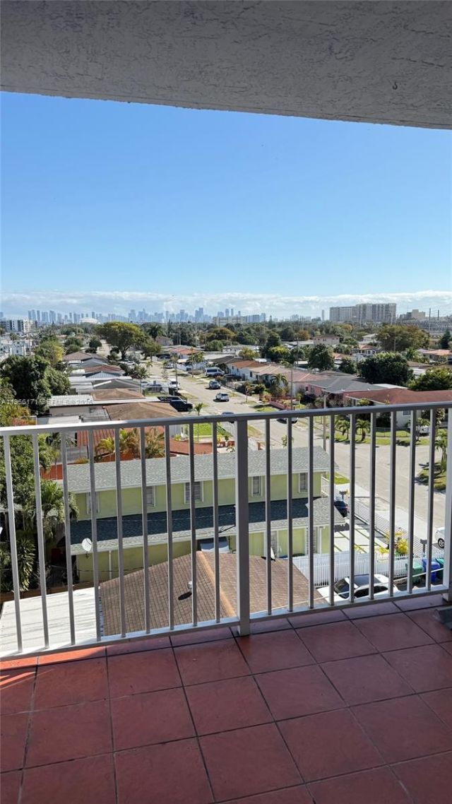 4854 NW 7th St, Unit 508, Miami, FL 33126 Photo