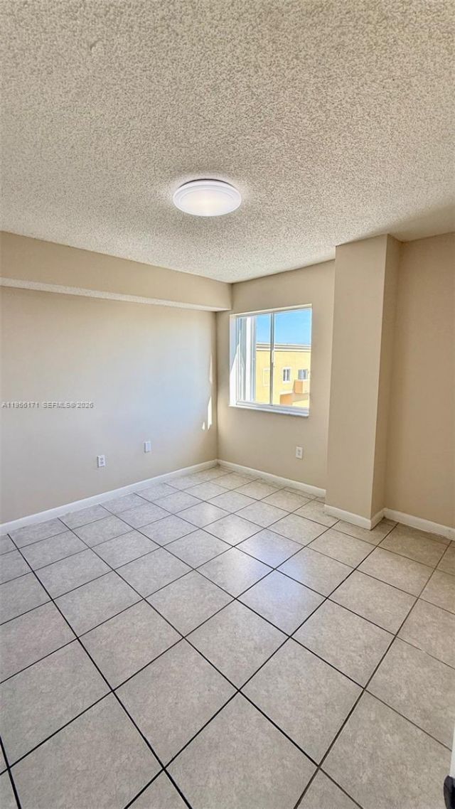 4854 NW 7th St, Unit 508, Miami, FL 33126 Photo