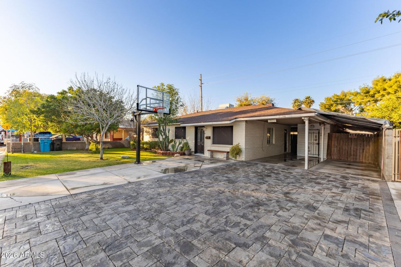 2810 W San Miguel Avenue, Phoenix, AZ 85017 Main Photo