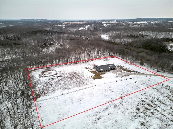 817 Wilson Road, Silex, MO 63377