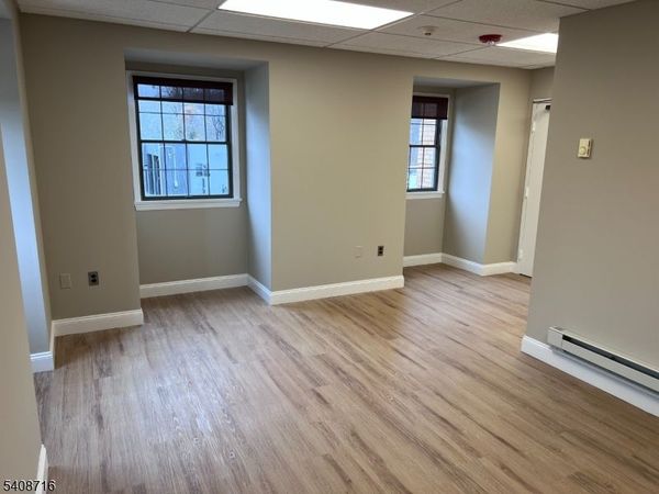 555 Goffle Rd, Ridgewood, NJ 07450