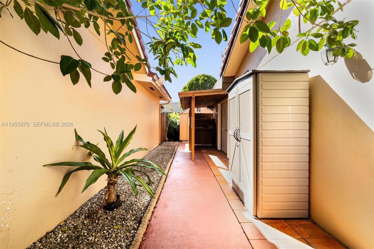 7476 SW 112th Pl, Miami, FL 33173 Photo