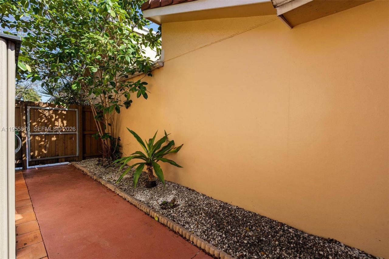 7476 SW 112th Pl, Miami, FL 33173 Photo