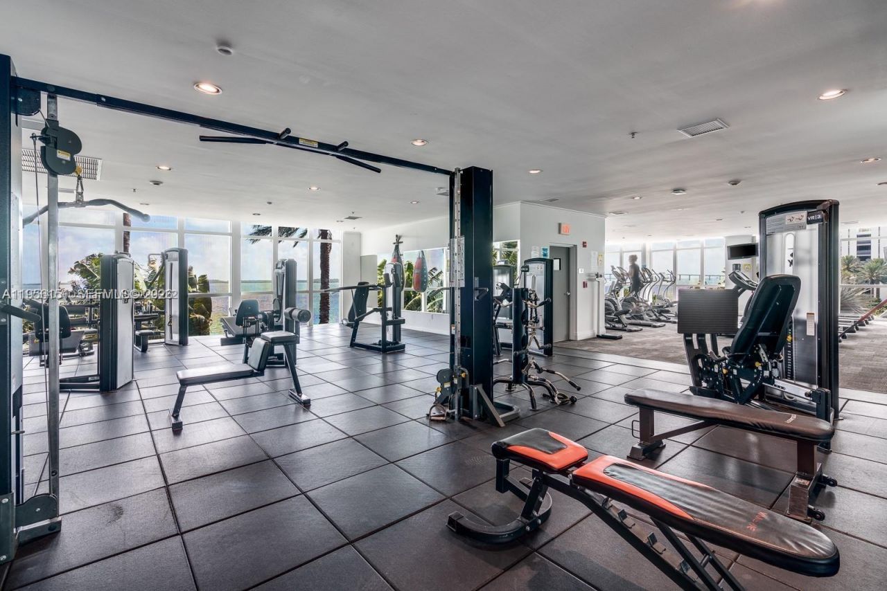 1155 Brickell Bay Dr, Unit 1806, Miami, FL 33131 Photo