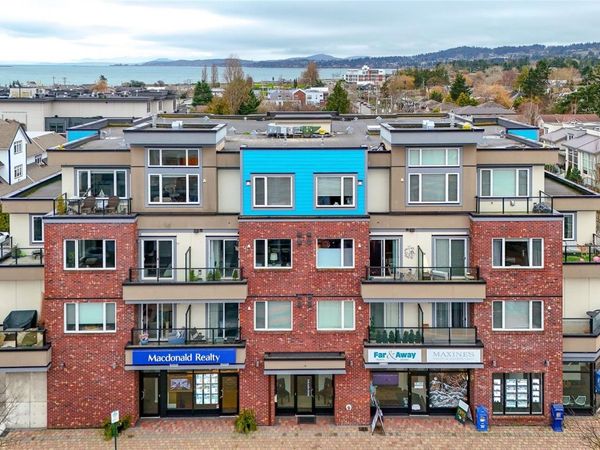 2409 Bevan Ave, Unit PH402, Sidney, BC V8L 0C3
