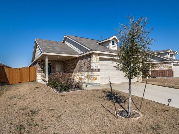1610 Rosy Finch Drive, Forney, TX 75126