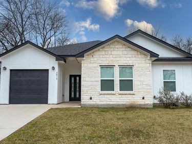 2815 E Overton Road, Dallas, TX 75216