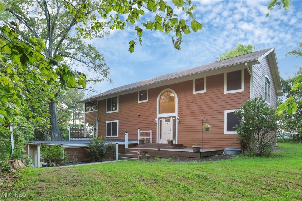 57764 Fairway Drive, Senecaville, OH 43780 Main Photo