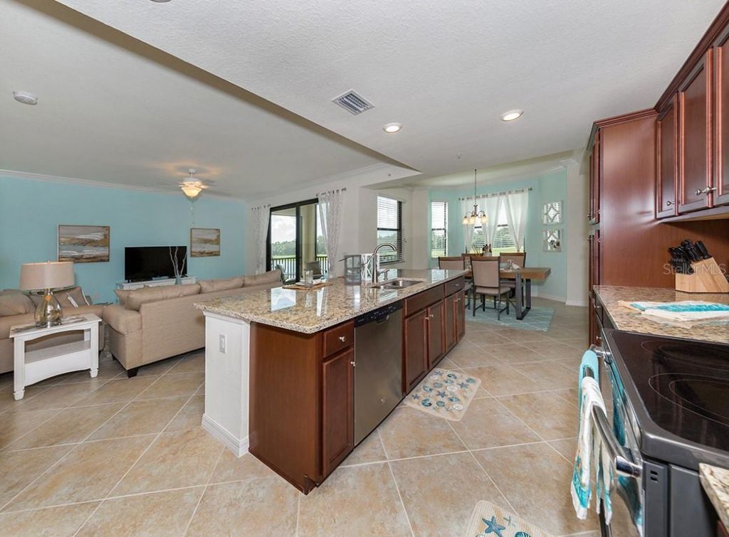 16904 Vardon Terrace, Unit 202, Lakewood Ranch, FL 34211 Photo