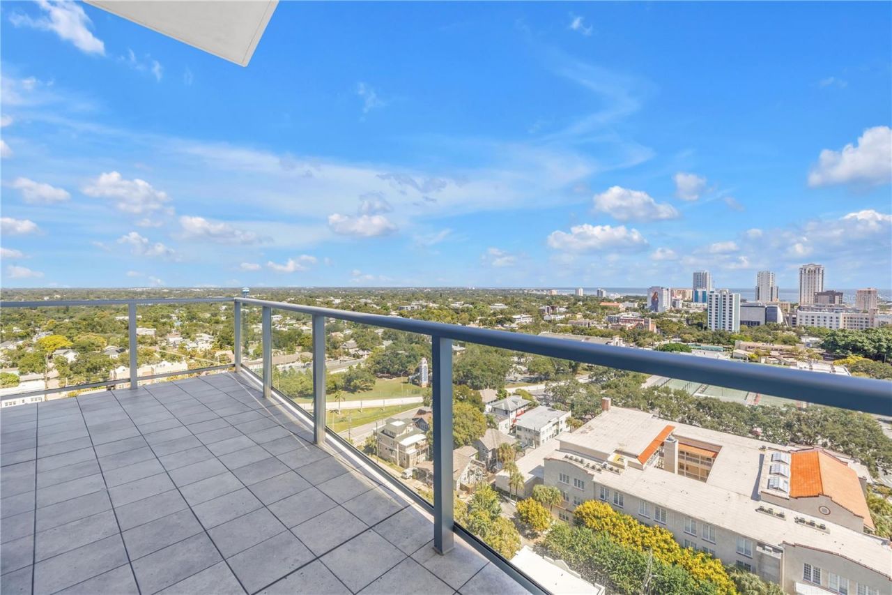 777 3rd Avenue N, Unit 1703, Saint Petersburg, FL 33701 Photo