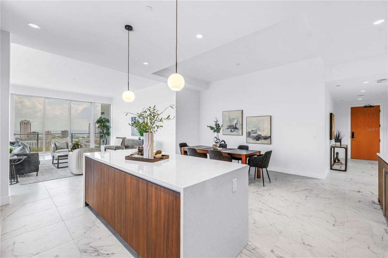 777 3rd Avenue N, Unit 1703, Saint Petersburg, FL 33701 Photo