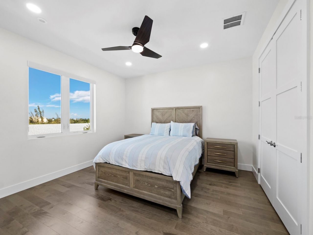 635 Jungle Queen Way, Longboat Key, FL 34228 Photo