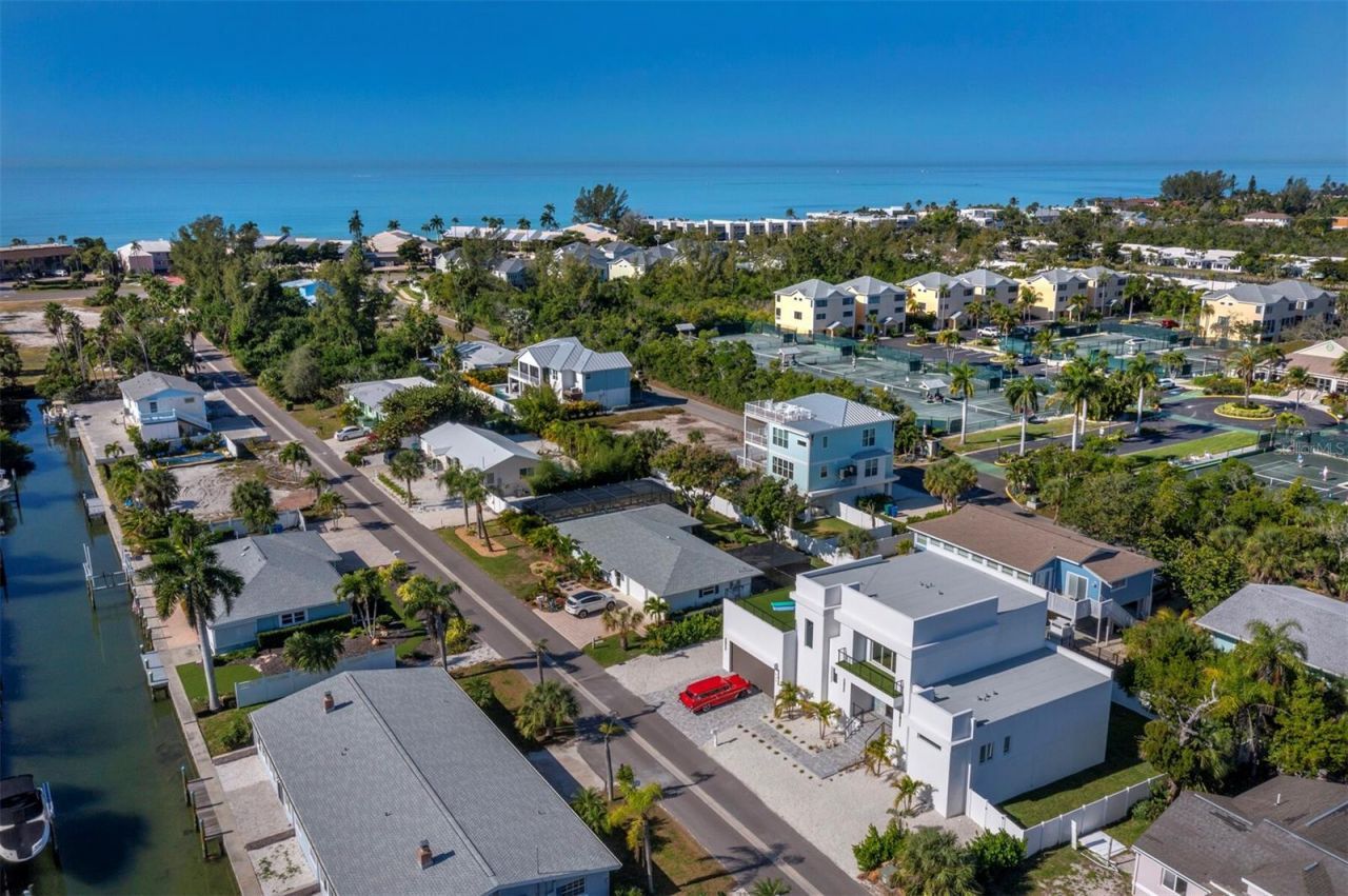 635 Jungle Queen Way, Longboat Key, FL 34228 Photo