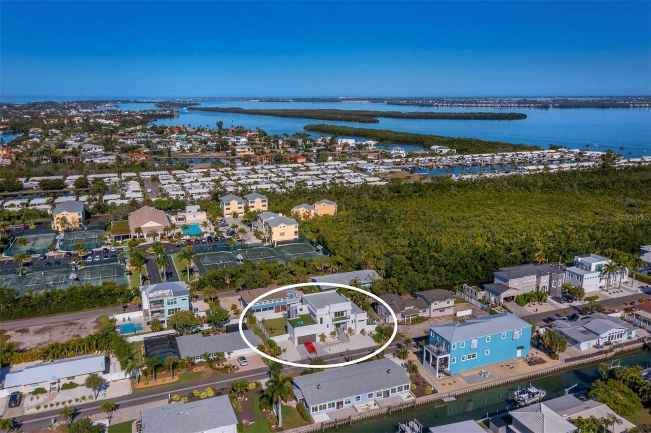 635 Jungle Queen Way, Longboat Key, FL 34228 Photo