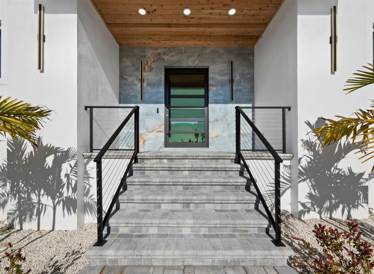 635 Jungle Queen Way, Longboat Key, FL 34228 Photo