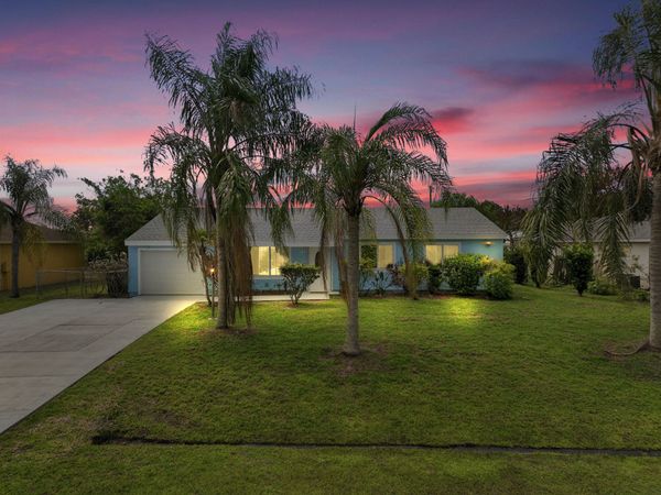 420 SE Streamlet Avenue, Port St. Lucie, FL 34983