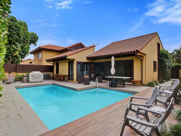 1017 NE 202nd Lane, Miami, FL 33179