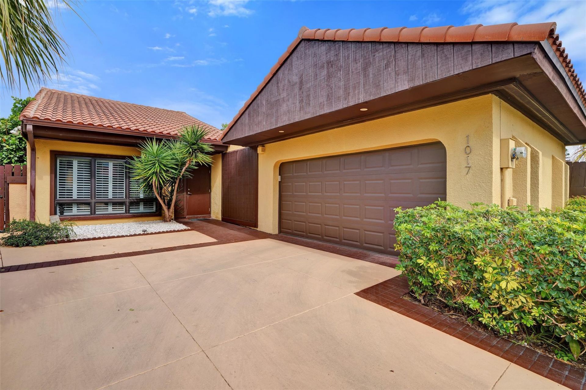 1017 NE 202nd Lane, Miami, FL 33179 Photo