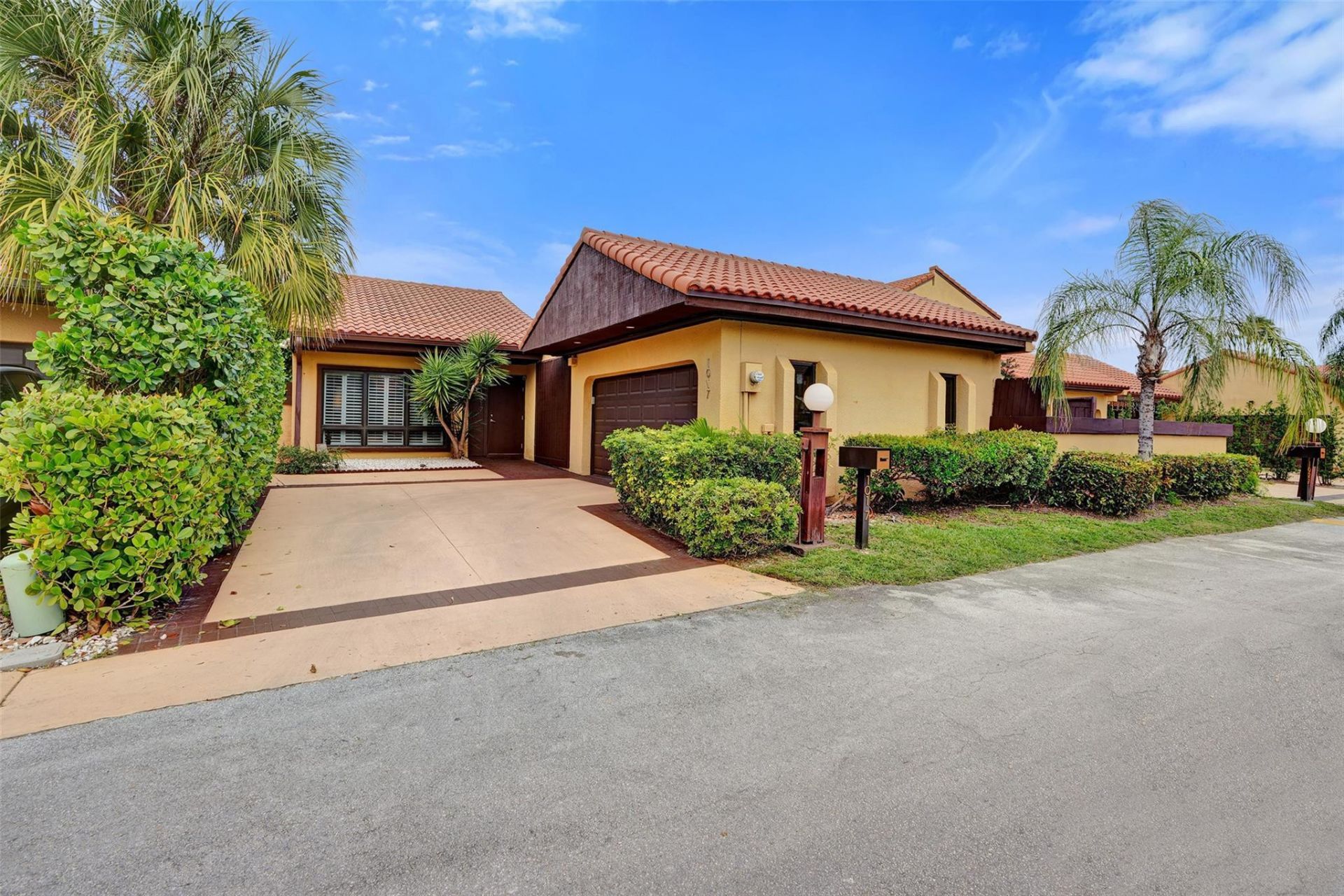 1017 NE 202nd Lane, Miami, FL 33179 Photo