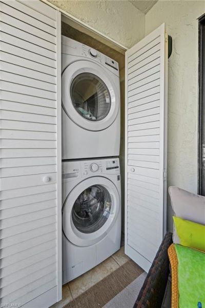 9290 Lake Park Dr, Unit 201, Fort Myers, FL 33919 Photo