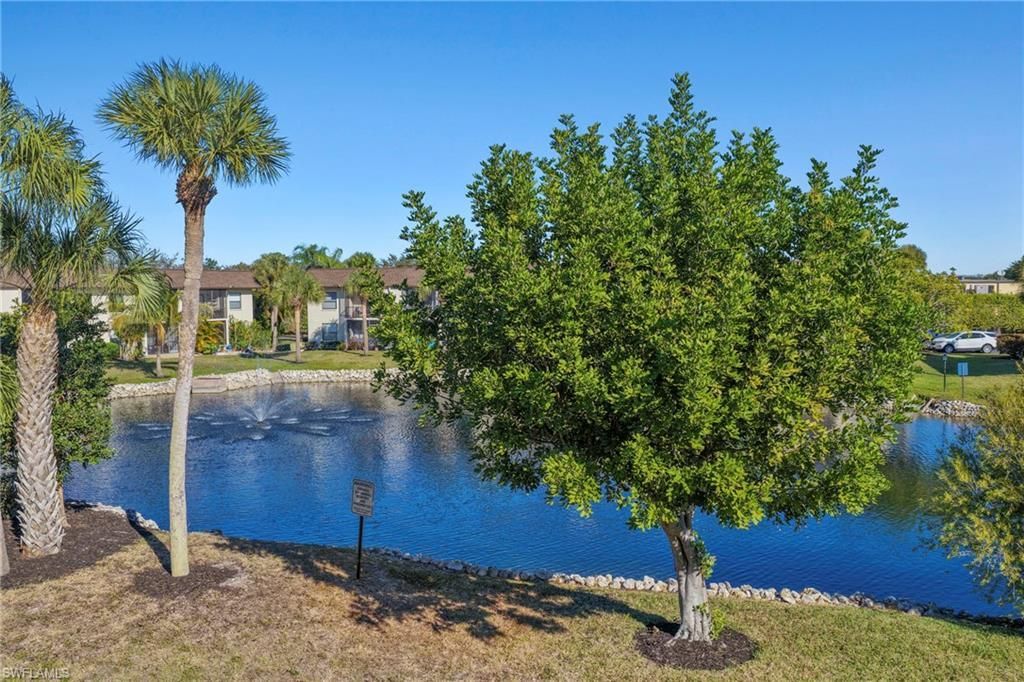 9290 Lake Park Dr, Unit 201, Fort Myers, FL 33919 Photo
