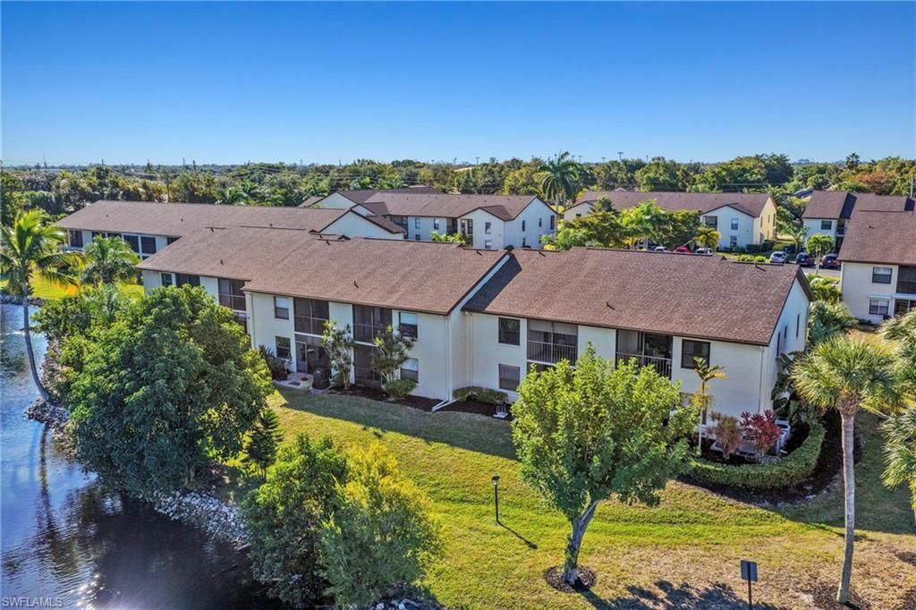 9290 Lake Park Dr, Unit 201, Fort Myers, FL 33919 Photo