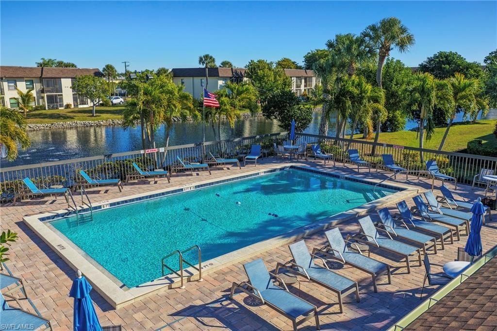 9290 Lake Park Dr, Unit 201, Fort Myers, FL 33919 Photo