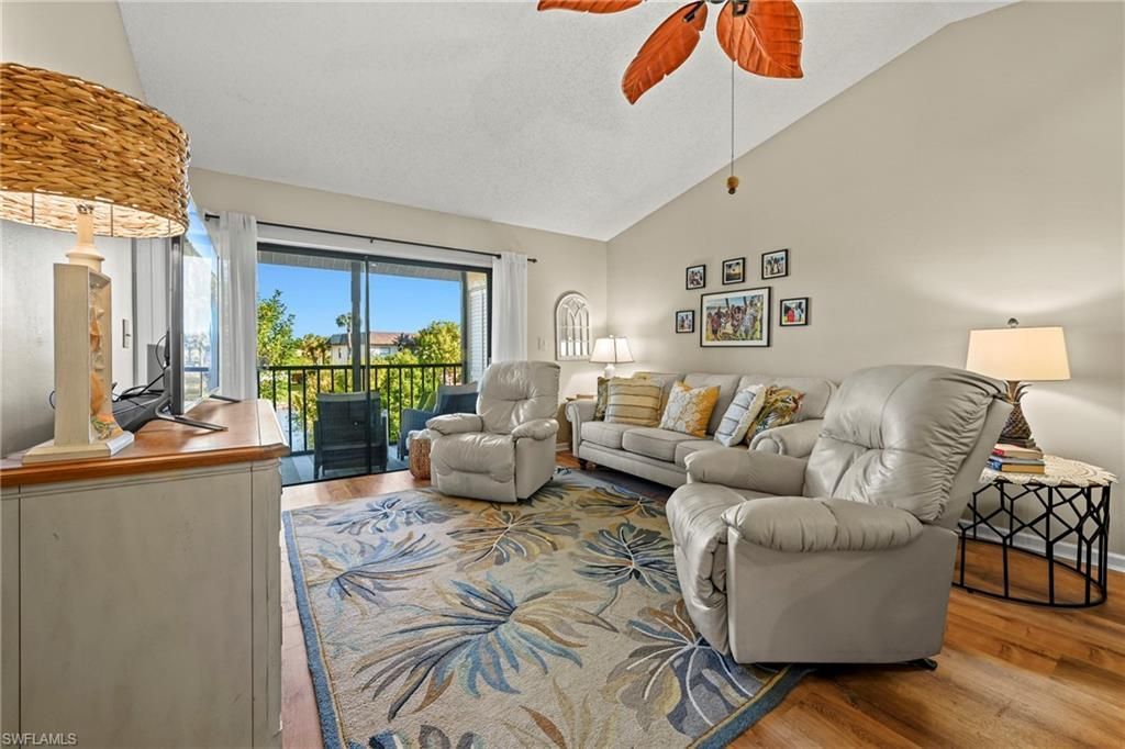 9290 Lake Park Dr, Unit 201, Fort Myers, FL 33919 Photo