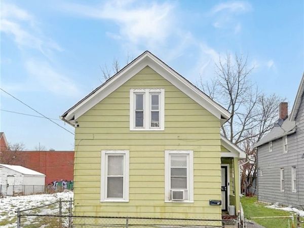 4148 Carlyle Avenue, Cleveland, OH 44109