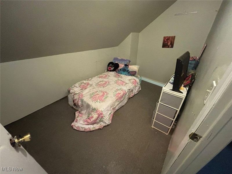 4148 Carlyle Avenue, Cleveland, OH 44109 Photo 8