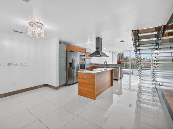 2950 NE 188th St, Unit 302, Aventura, FL 33180