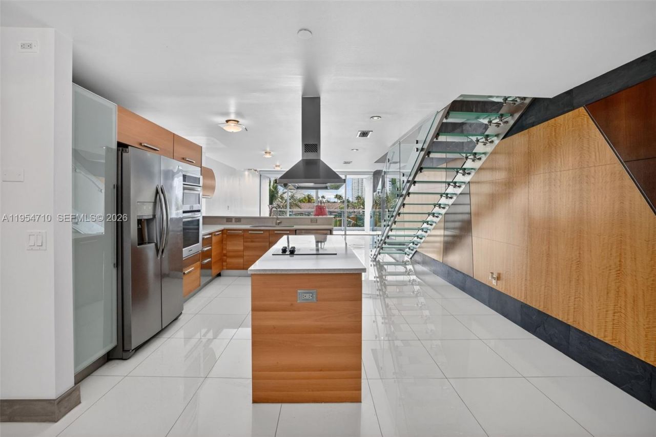 2950 NE 188th St, Unit 302, Aventura, FL 33180 Photo