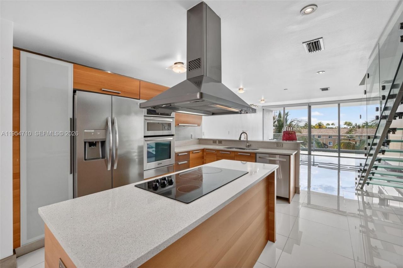 2950 NE 188th St, Unit 302, Aventura, FL 33180 Photo