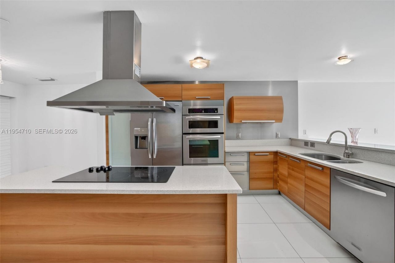 2950 NE 188th St, Unit 302, Aventura, FL 33180 Photo