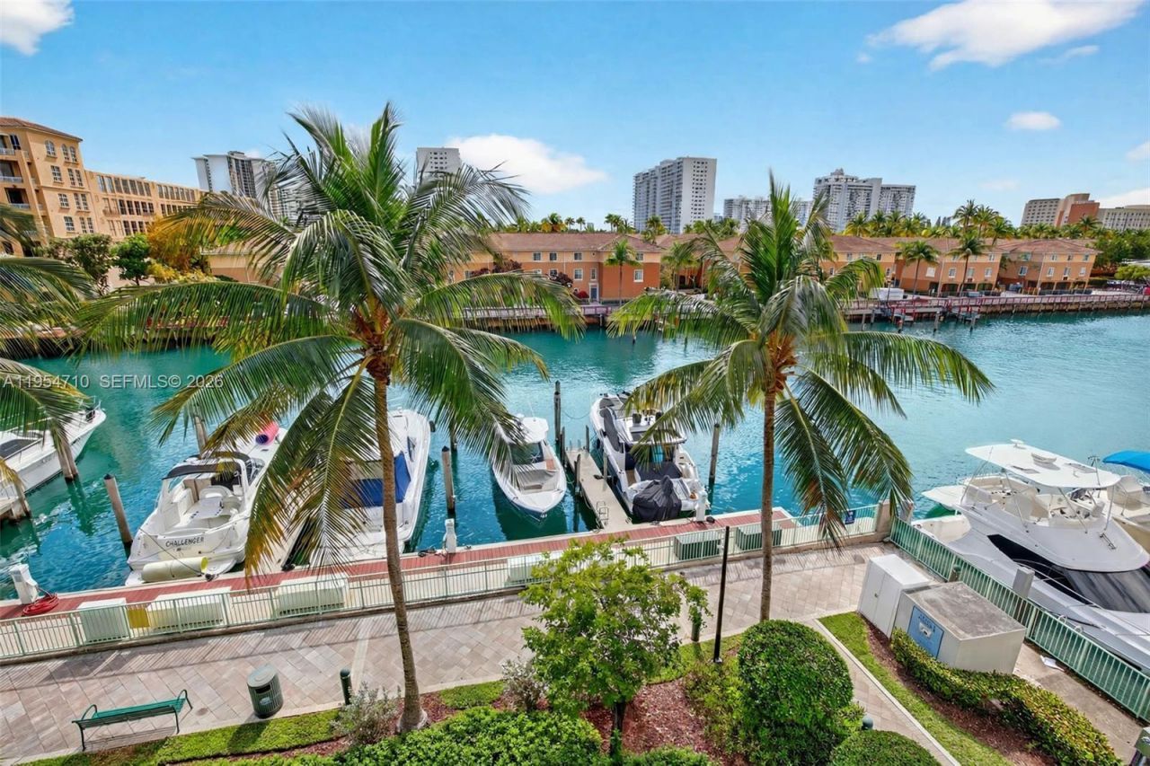 2950 NE 188th St, Unit 302, Aventura, FL 33180 Photo