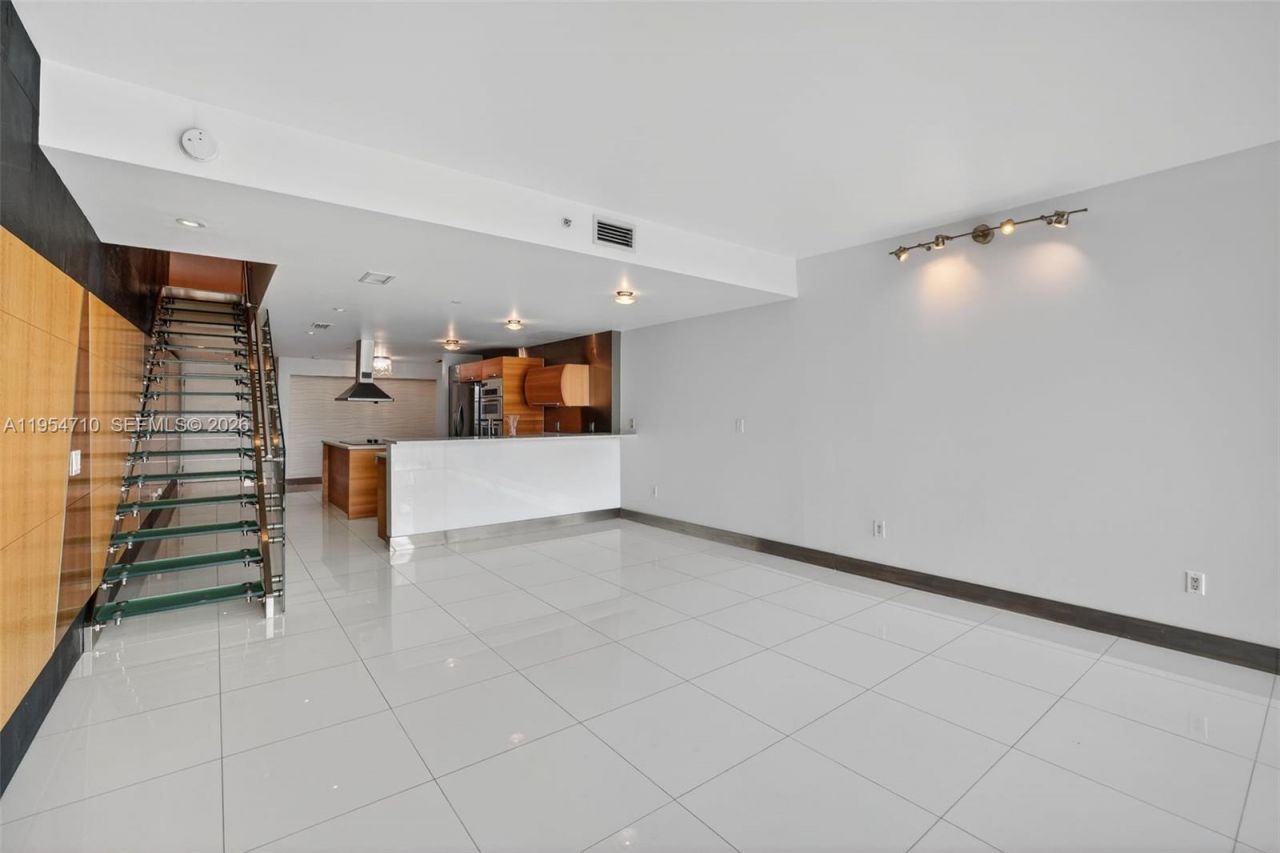 2950 NE 188th St, Unit 302, Aventura, FL 33180 Photo