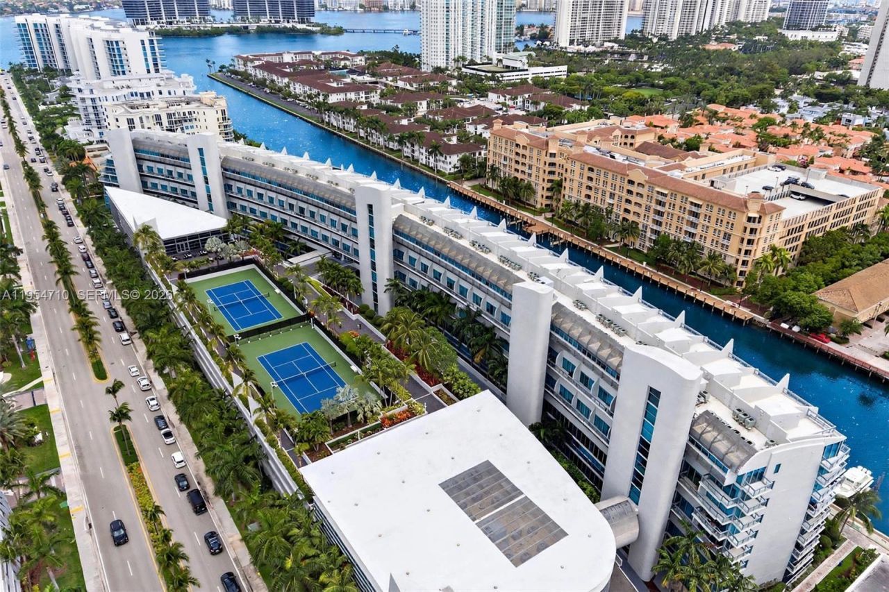 2950 NE 188th St, Unit 302, Aventura, FL 33180 Photo