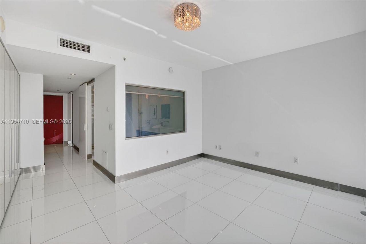 2950 NE 188th St, Unit 302, Aventura, FL 33180 Photo